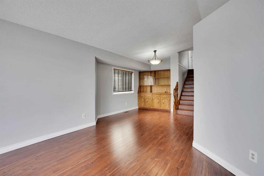 336 Whitworth Way Ne, Calgary, AB - Indoor Photo Showing Other Room