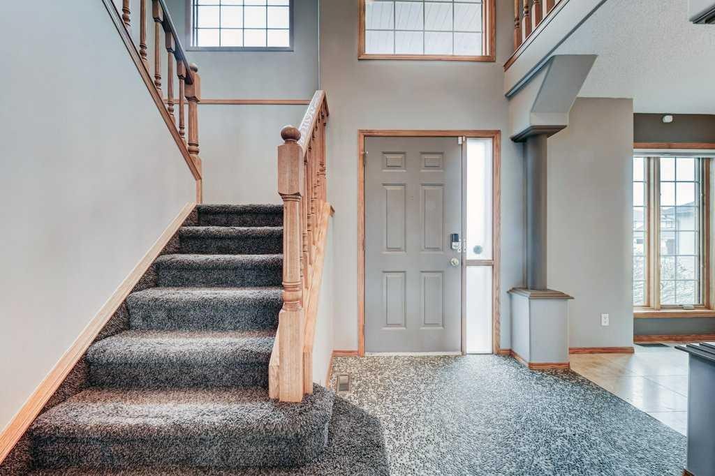 91 Valley Ridge Green Nw, Calgary, AB - Indoor Photo Showing Other Room
