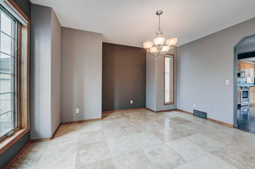 91 Valley Ridge Green Nw, Calgary, AB - Indoor Photo Showing Other Room