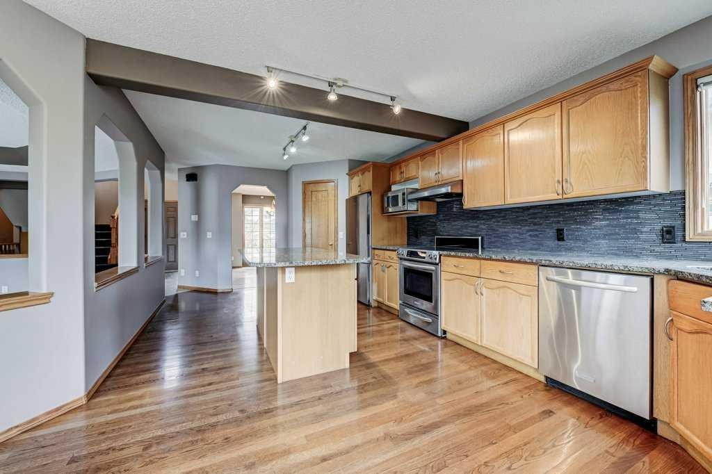 91 Valley Ridge Green Nw, Calgary, AB - Indoor Photo Showing Kitchen With Stainless Steel Kitchen