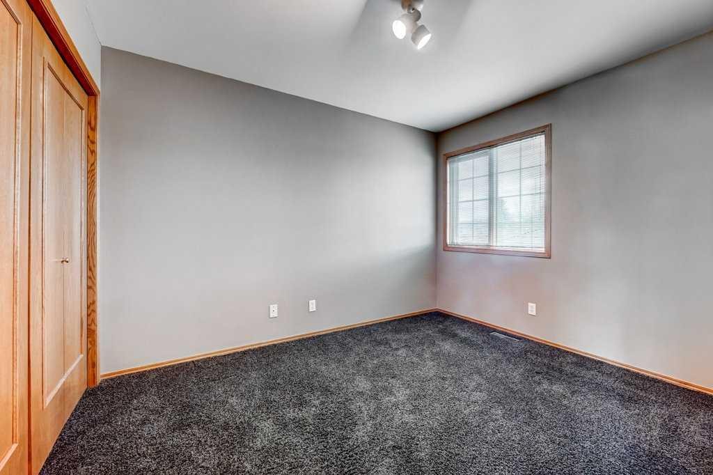 91 Valley Ridge Green Nw, Calgary, AB - Indoor Photo Showing Other Room