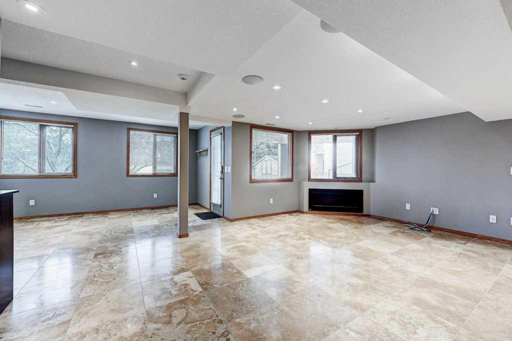 91 Valley Ridge Green Nw, Calgary, AB - Indoor Photo Showing Other Room