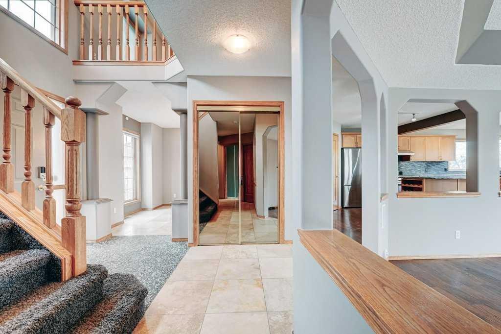 91 Valley Ridge Green Nw, Calgary, AB - Indoor Photo Showing Other Room