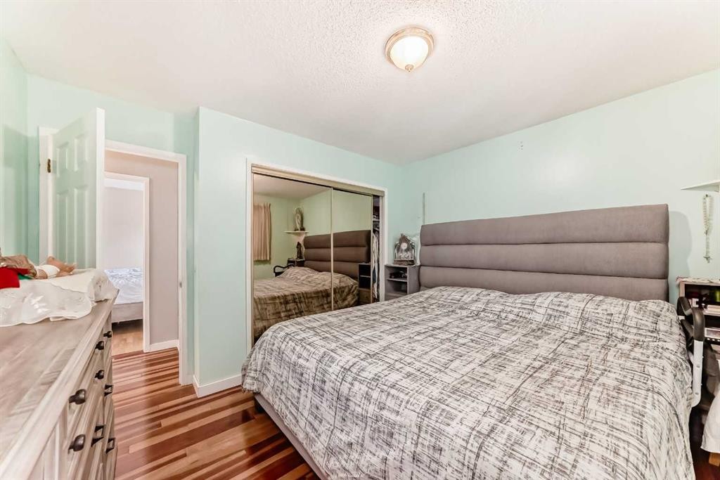 247 Huntford Way Ne, Calgary, AB - Indoor Photo Showing Bedroom