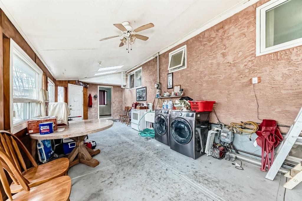 247 Huntford Way Ne, Calgary, AB - Indoor Photo Showing Laundry Room