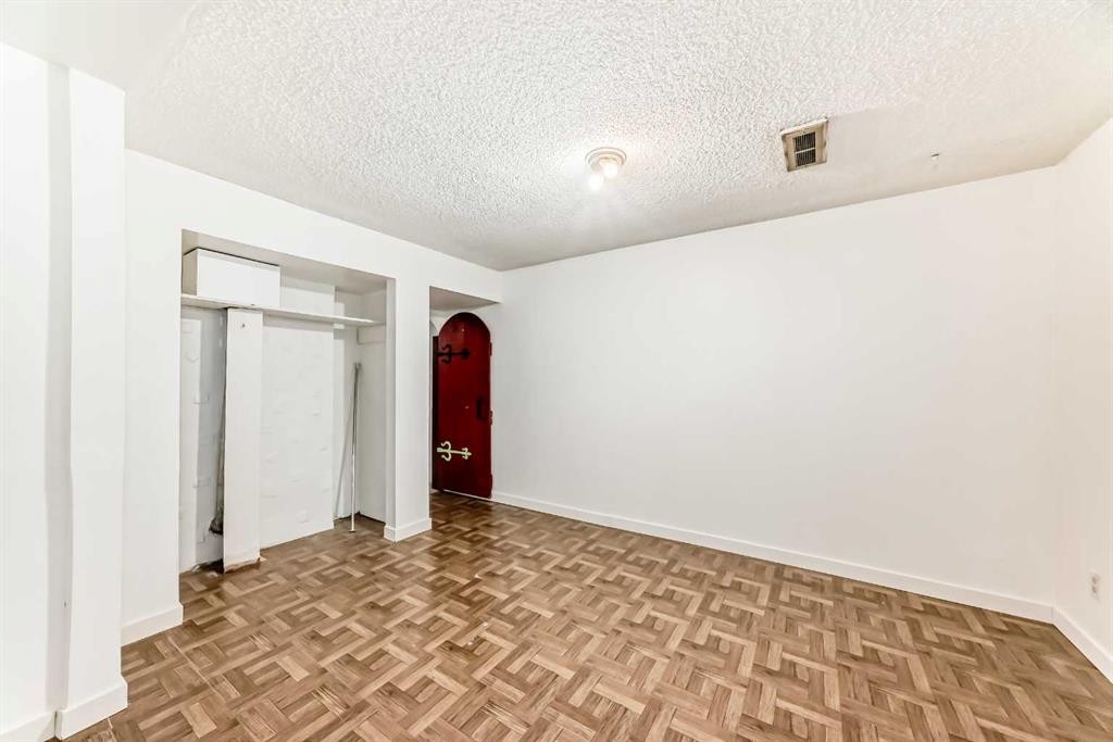 247 Huntford Way Ne, Calgary, AB - Indoor Photo Showing Other Room