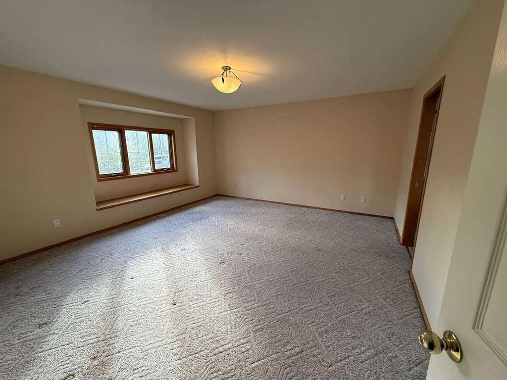 2 Terrace Place, Canmore, AB - Indoor Photo Showing Other Room