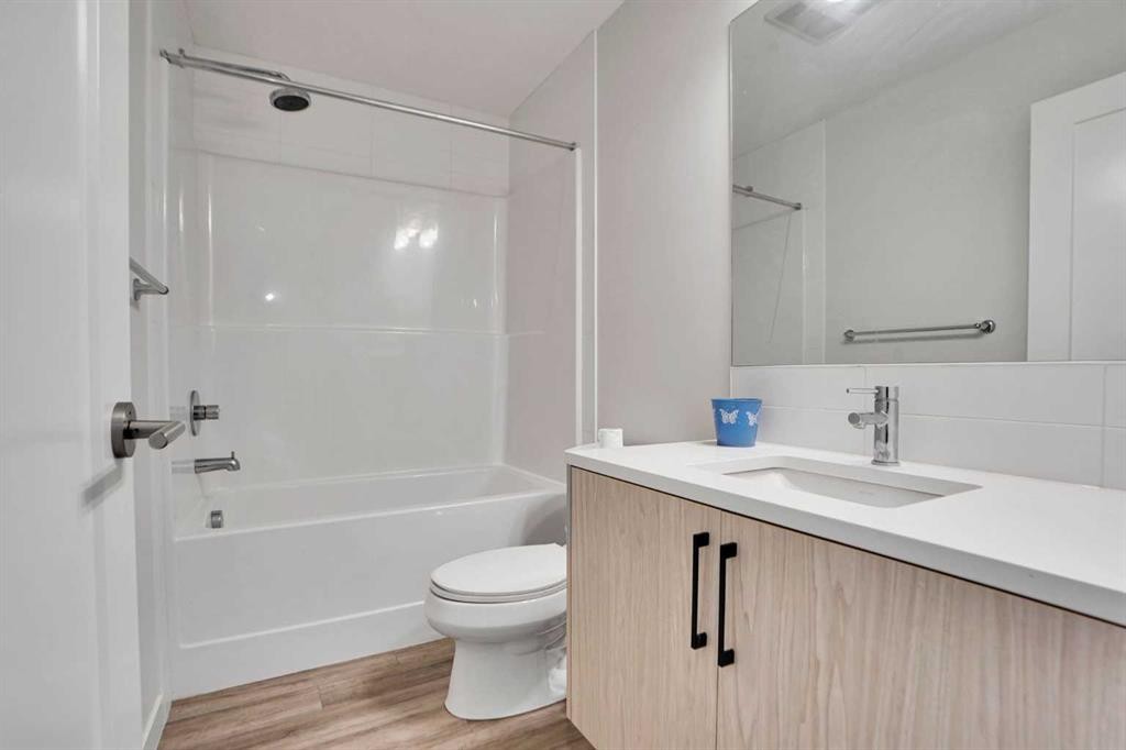405-138 Sage Valley Common Nw, Calgary, AB - Indoor Photo Showing Bathroom