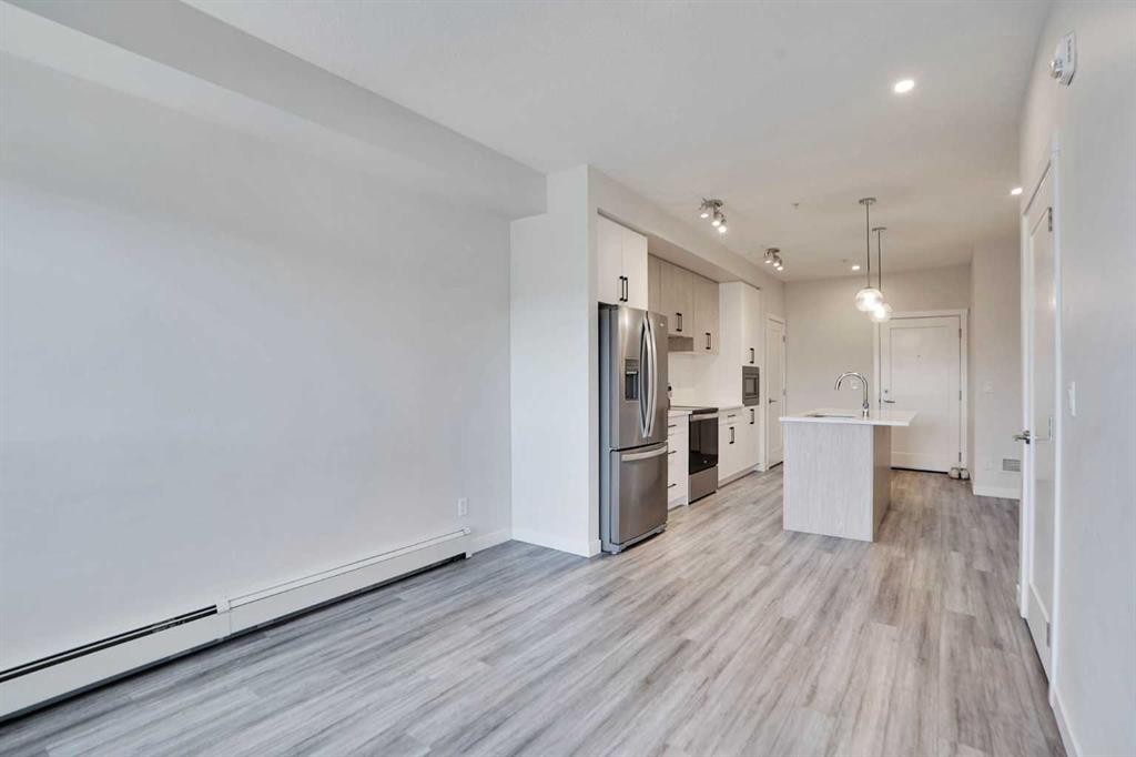 405-138 Sage Valley Common Nw, Calgary, AB - Indoor Photo Showing Kitchen