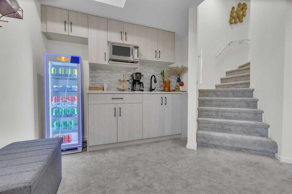 165 Savanna Street Ne, Calgary, AB - Indoor Photo Showing Kitchen