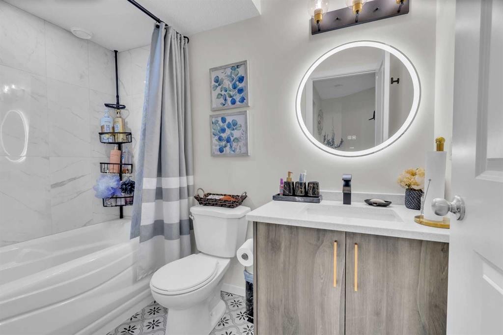 165 Savanna Street Ne, Calgary, AB - Indoor Photo Showing Bathroom