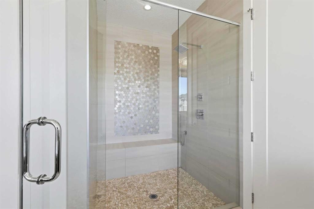 75 Aspen Summit Court Sw, Calgary, AB - Indoor Photo Showing Bathroom