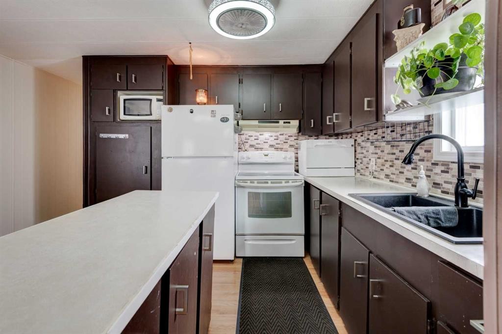 829 Bayview Road, Strathmore, AB