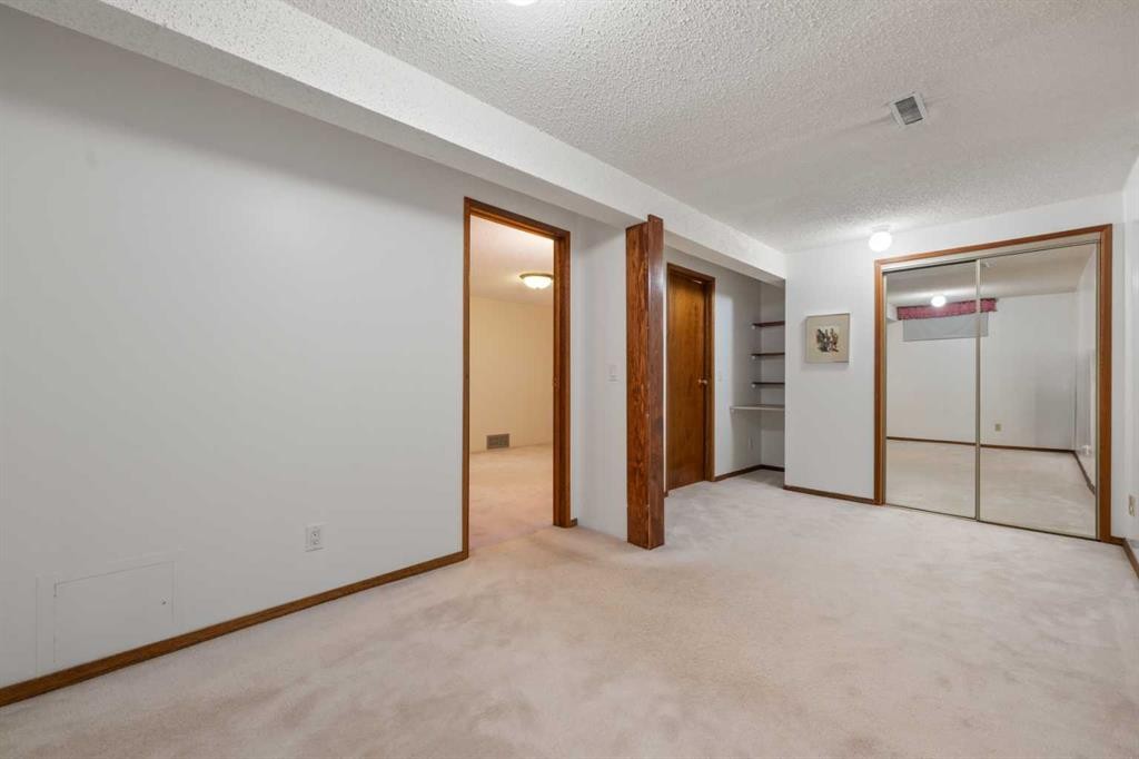 479 Templevale Drive Ne, Calgary, AB - Indoor Photo Showing Other Room