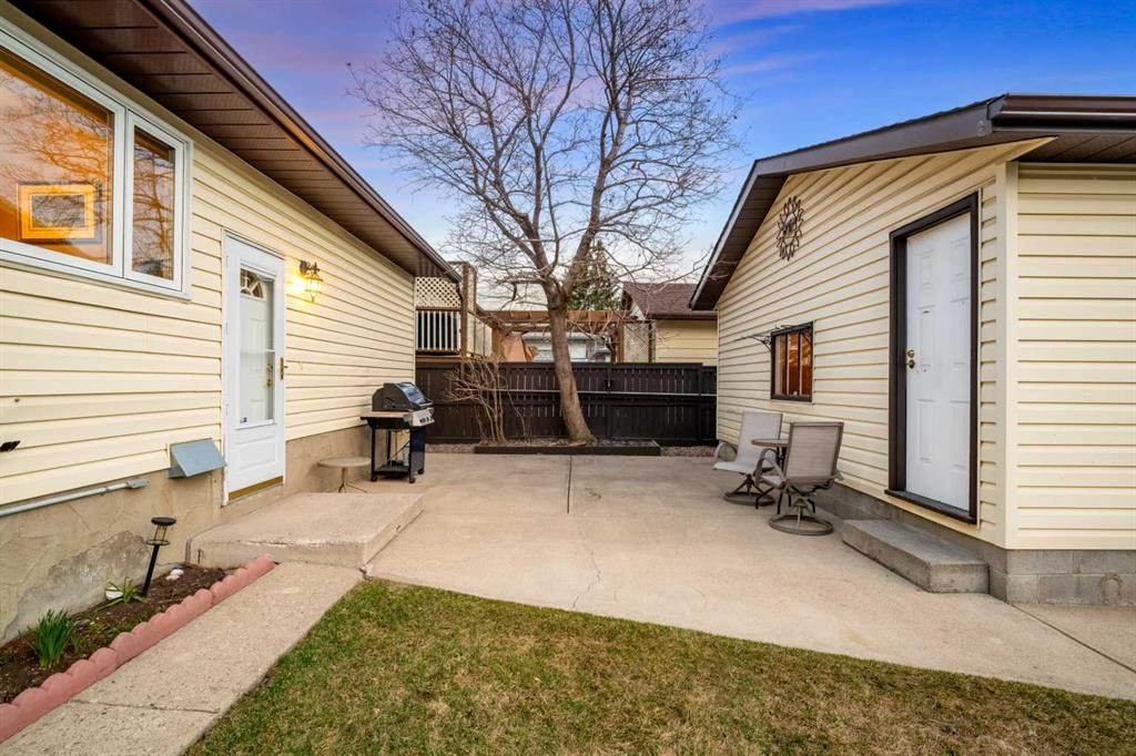 479 Templevale Drive Ne, Calgary, AB - Outdoor With Exterior