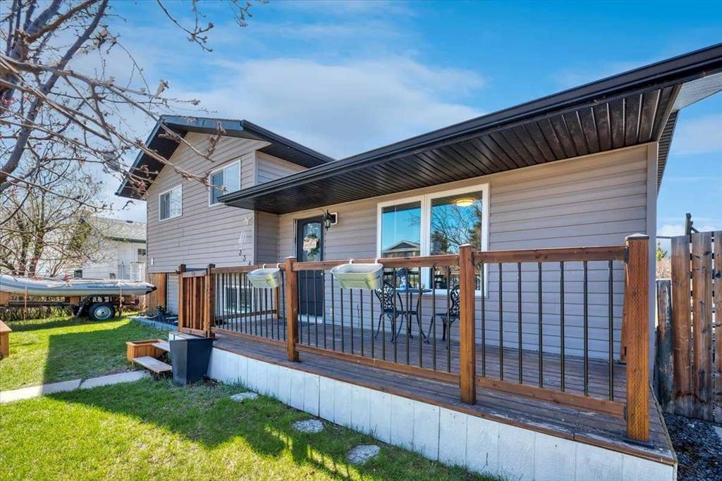 334 Lausen Place, Carseland, AB - Outdoor With Deck Patio Veranda