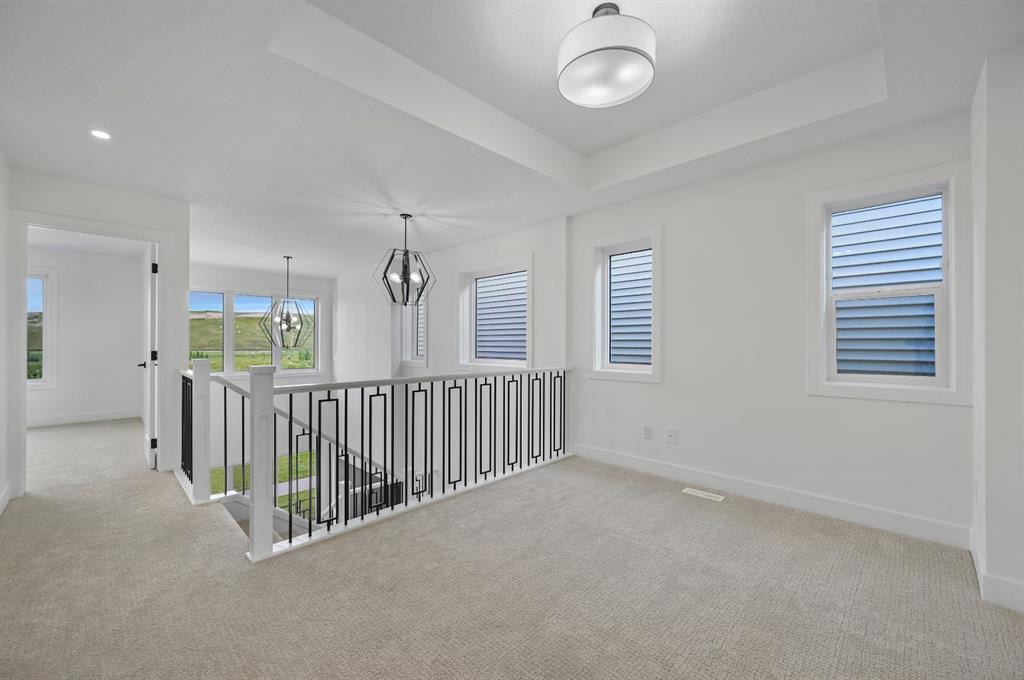135 Walgrove Bay Se, Calgary, AB - Indoor Photo Showing Other Room