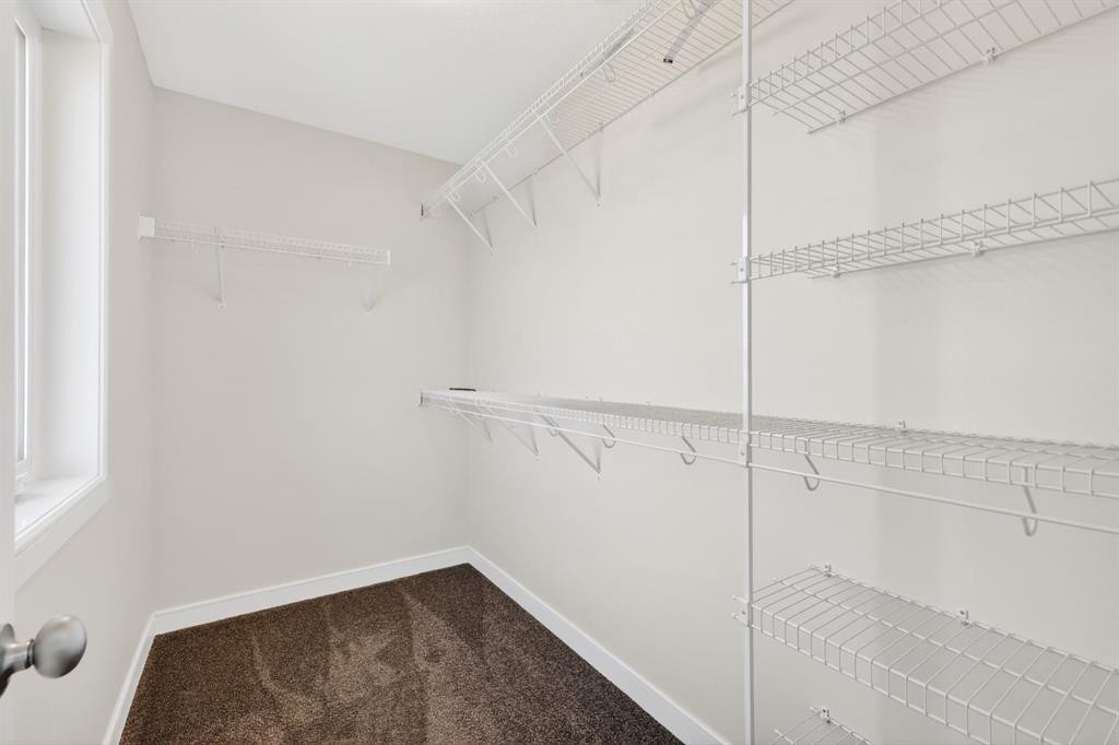123 Evanscrest Way Nw, Calgary, AB - Indoor With Storage