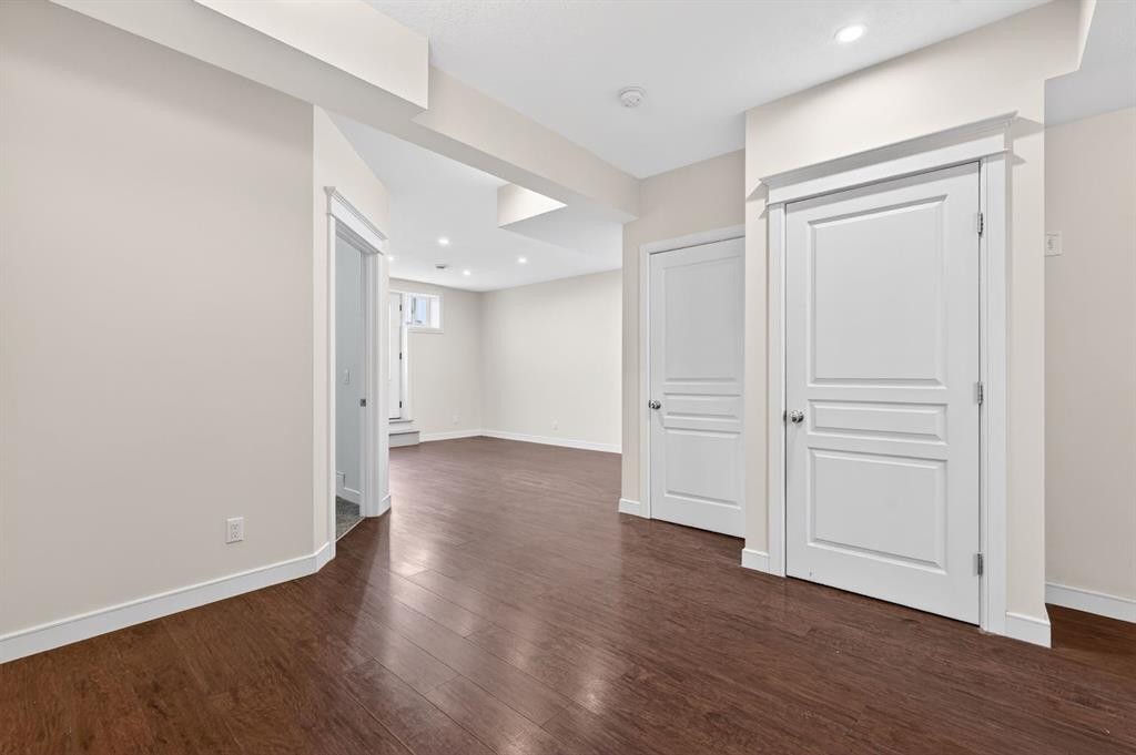 123 Evanscrest Way Nw, Calgary, AB - Indoor Photo Showing Other Room