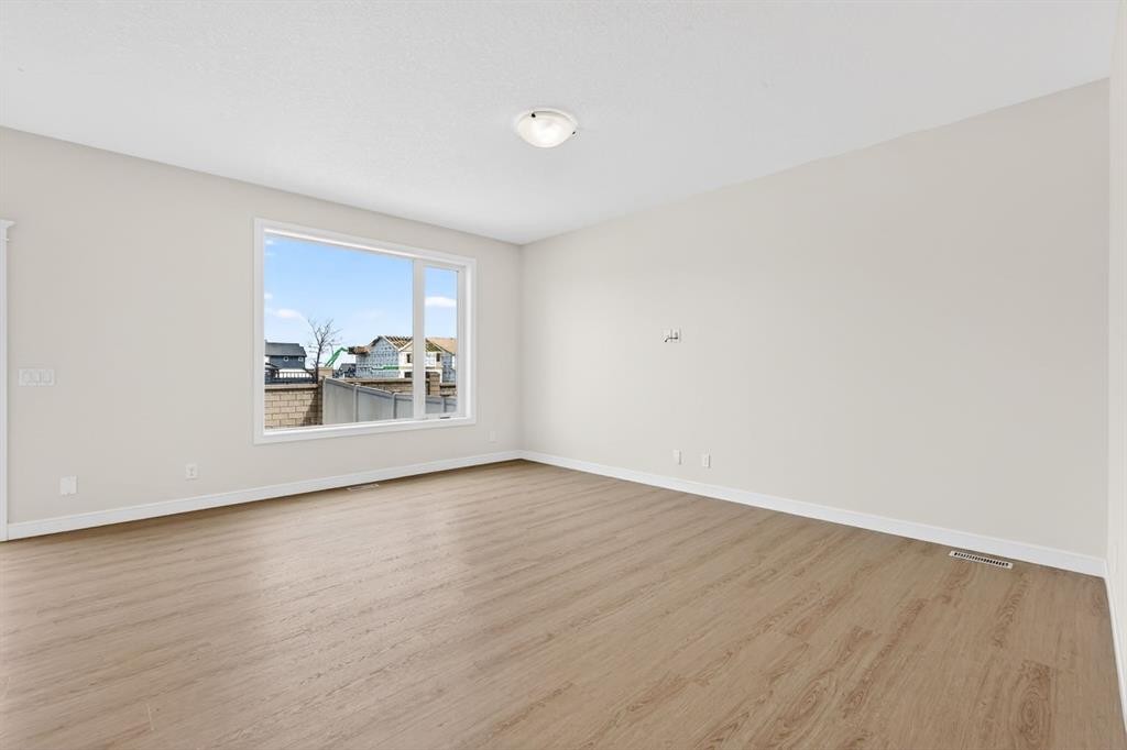 123 Evanscrest Way Nw, Calgary, AB - Indoor Photo Showing Other Room
