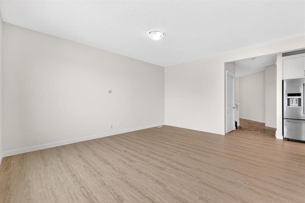 123 Evanscrest Way Nw, Calgary, AB - Indoor Photo Showing Other Room