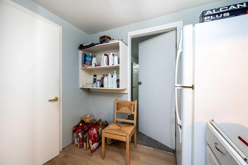 356 Falmere Road Ne, Calgary, AB - Indoor Photo Showing Other Room