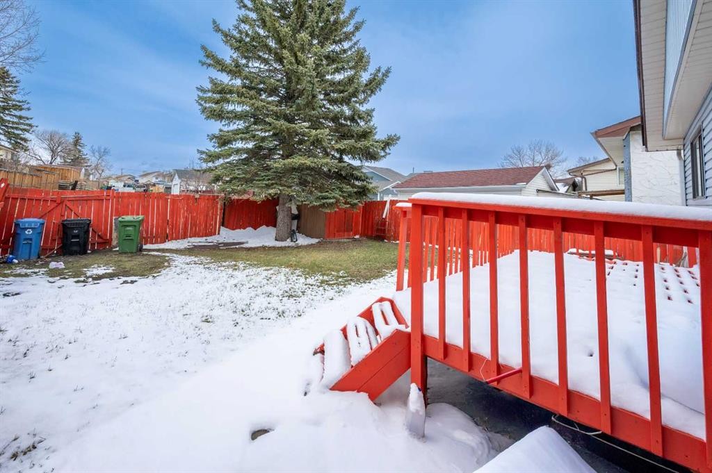 356 Falmere Road Ne, Calgary, AB - Outdoor