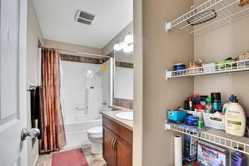 39 Skyview Shores Rise Ne, Calgary, AB - Indoor Photo Showing Bathroom