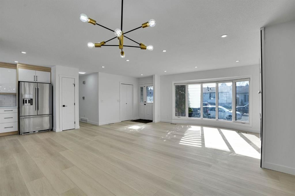 20 Templehill Crescent Ne, Calgary, AB - Indoor