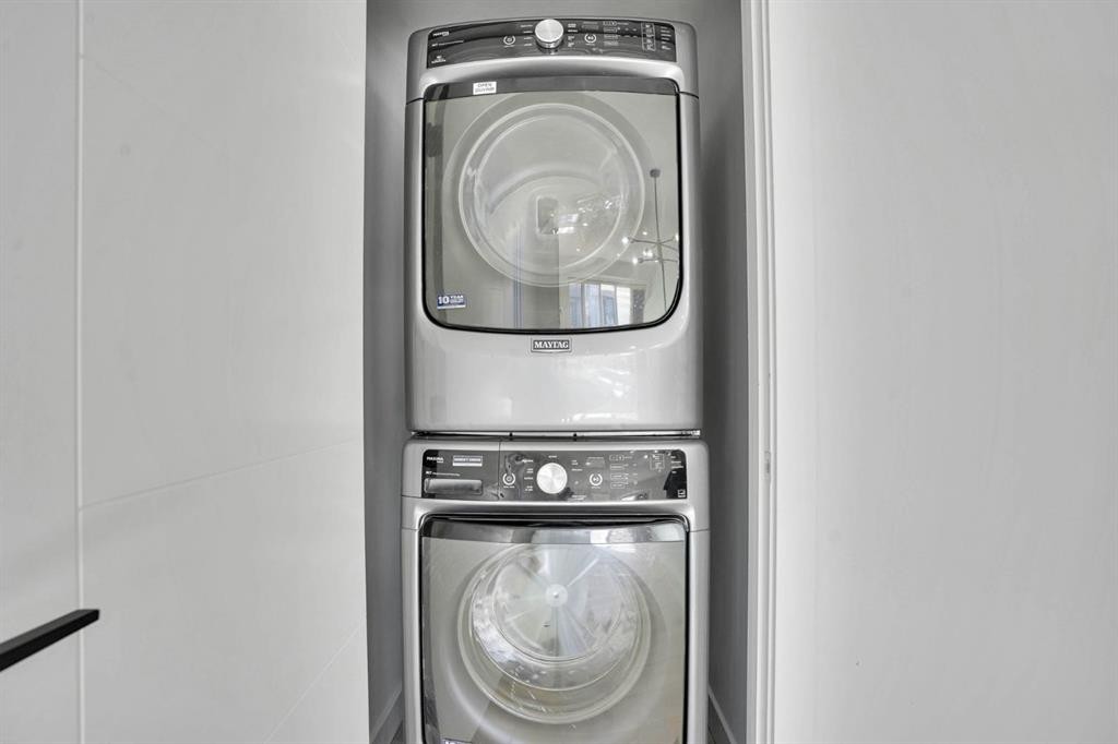 20 Templehill Crescent Ne, Calgary, AB - Indoor Photo Showing Laundry Room