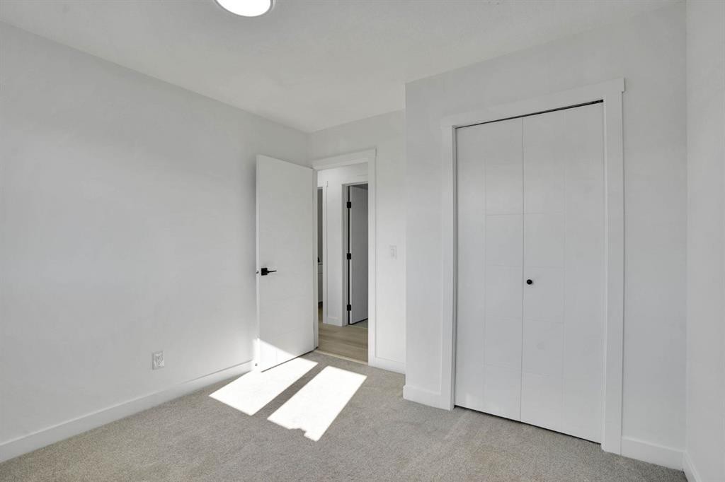 20 Templehill Crescent Ne, Calgary, AB - Indoor Photo Showing Other Room