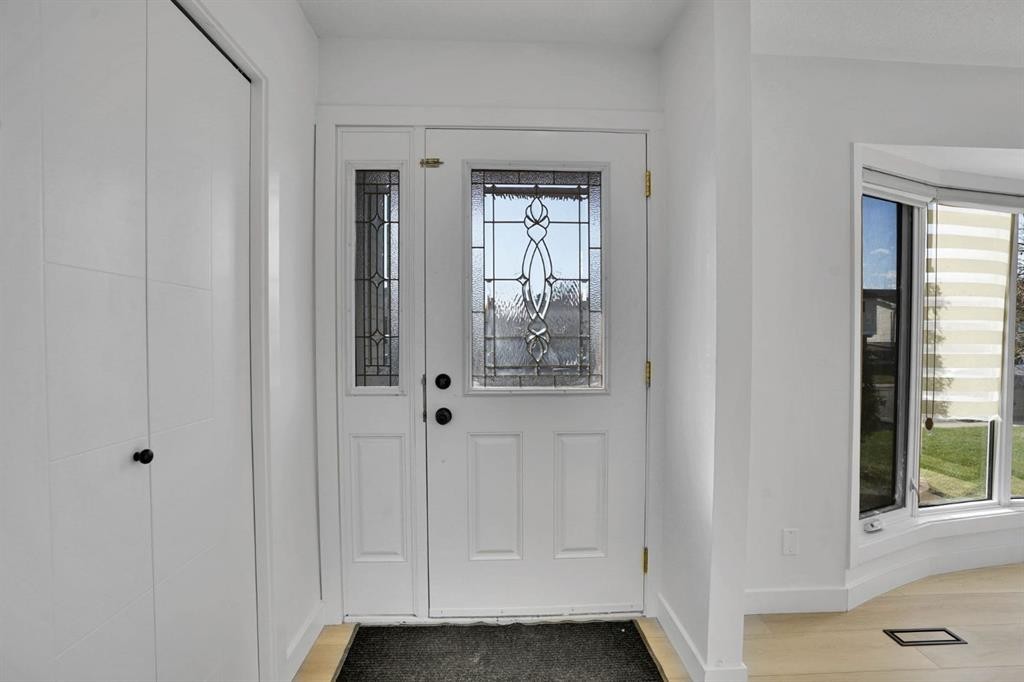 20 Templehill Crescent Ne, Calgary, AB - Indoor Photo Showing Other Room