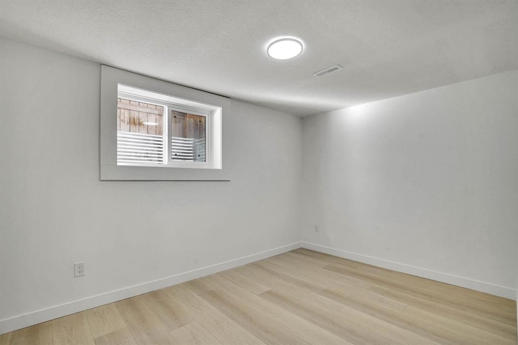 20 Templehill Crescent Ne, Calgary, AB - Indoor Photo Showing Other Room