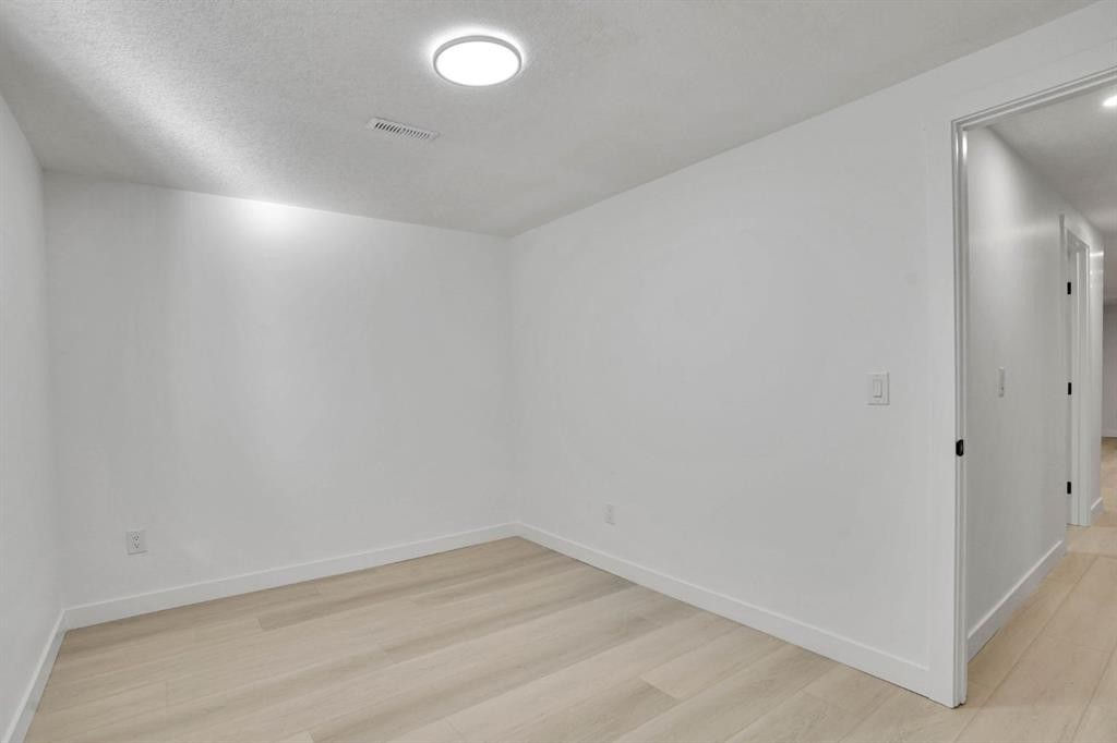 20 Templehill Crescent Ne, Calgary, AB - Indoor Photo Showing Other Room