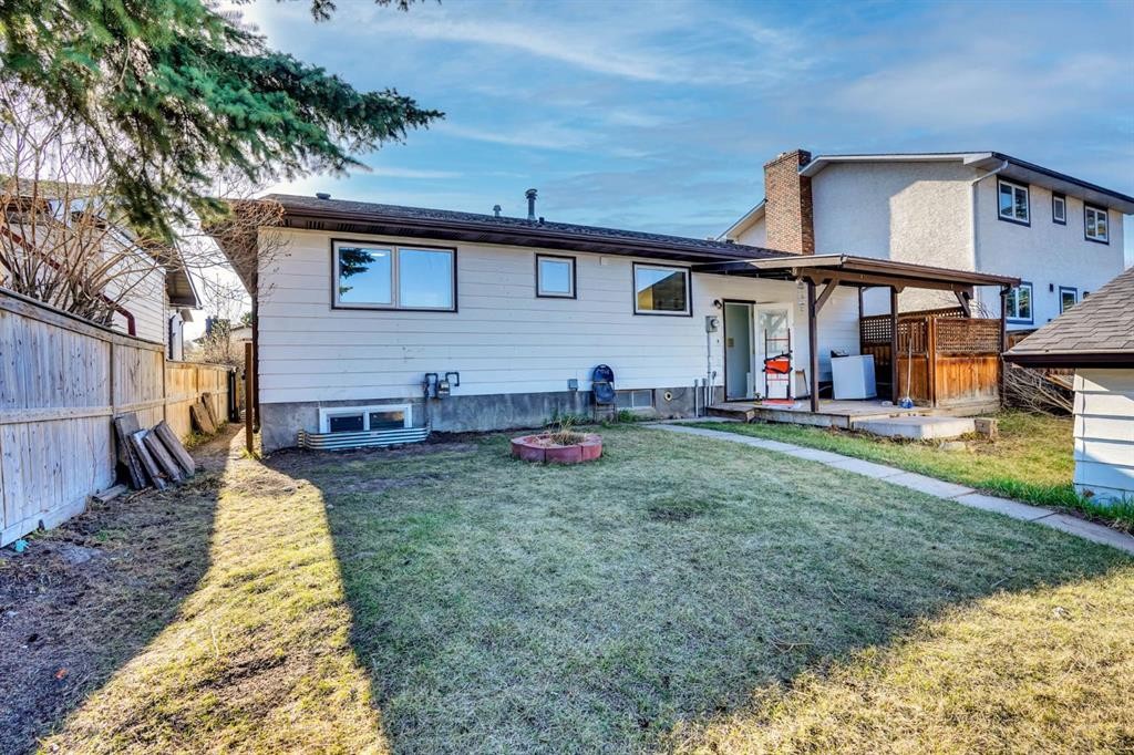 20 Templehill Crescent Ne, Calgary, AB - Outdoor