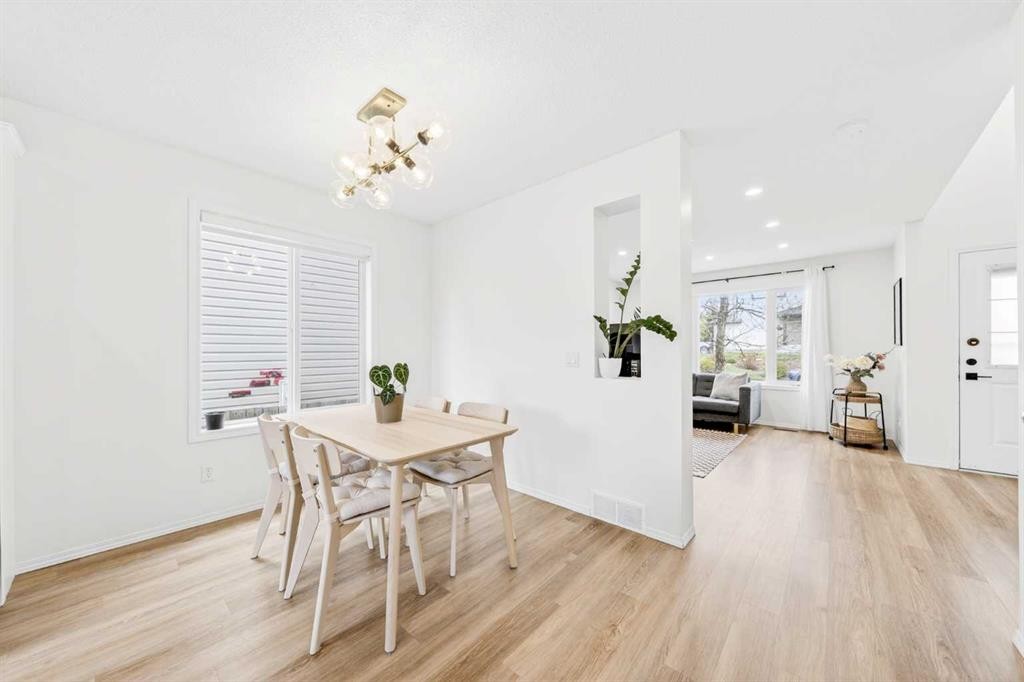 182 Covemeadow Close Ne, Calgary, AB - Indoor Photo Showing Dining Room