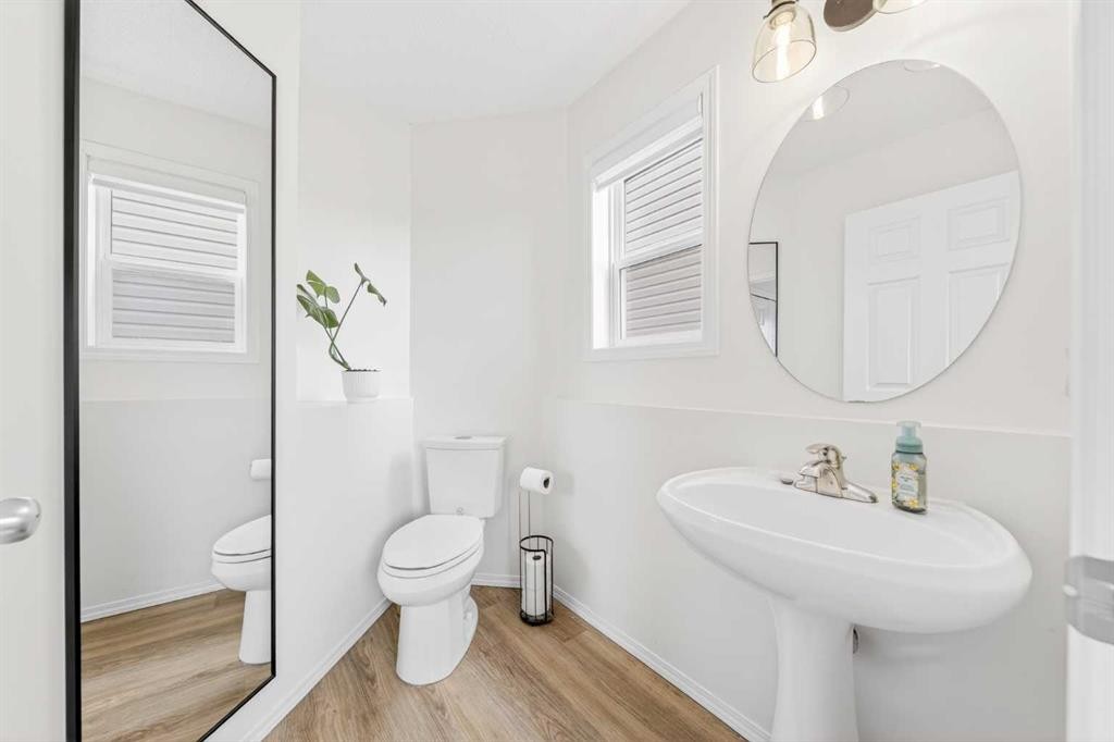 182 Covemeadow Close Ne, Calgary, AB - Indoor Photo Showing Bathroom