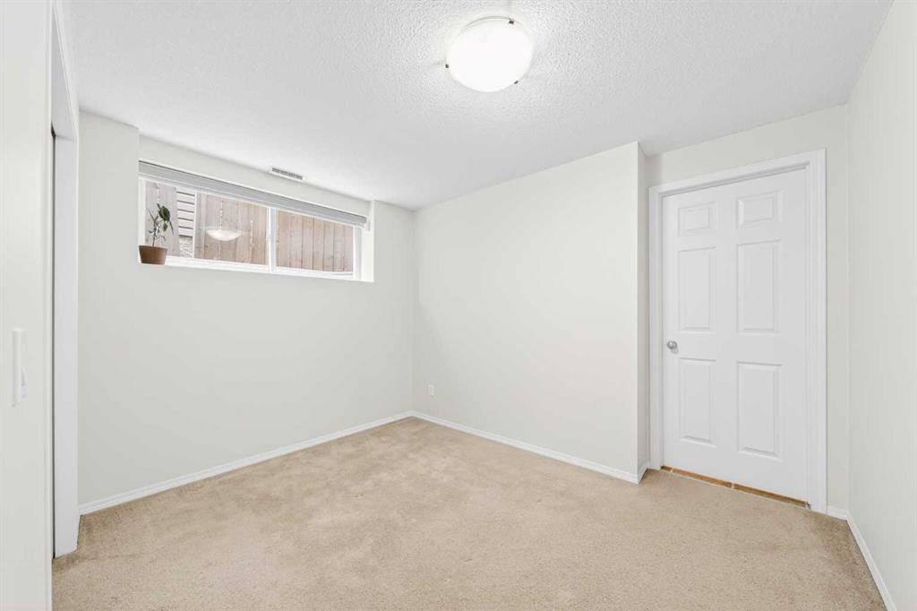 182 Covemeadow Close Ne, Calgary, AB - Indoor Photo Showing Other Room