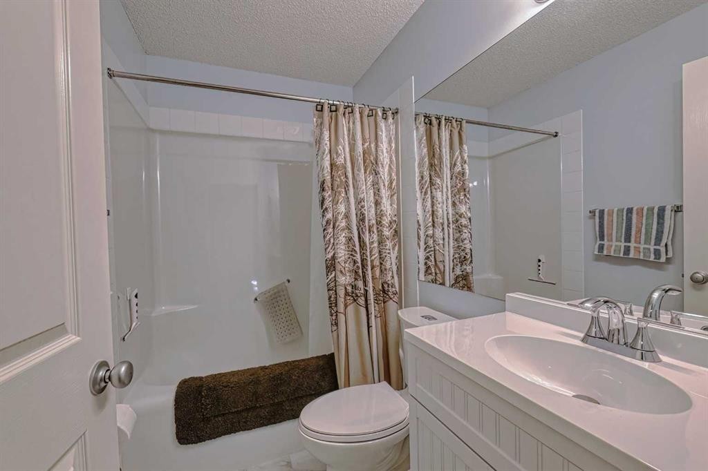 111 West Springs Way Sw, Calgary, AB - Indoor Photo Showing Bathroom