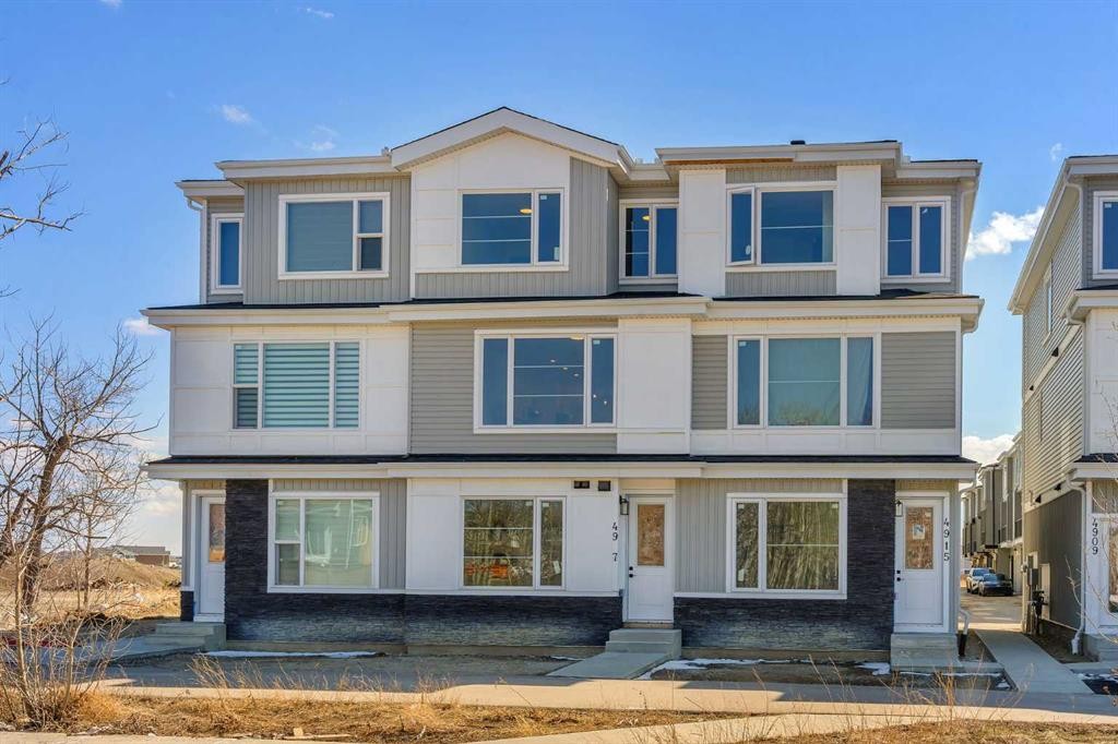 4917 88 Avenue Ne, Calgary, AB - Outdoor With Facade