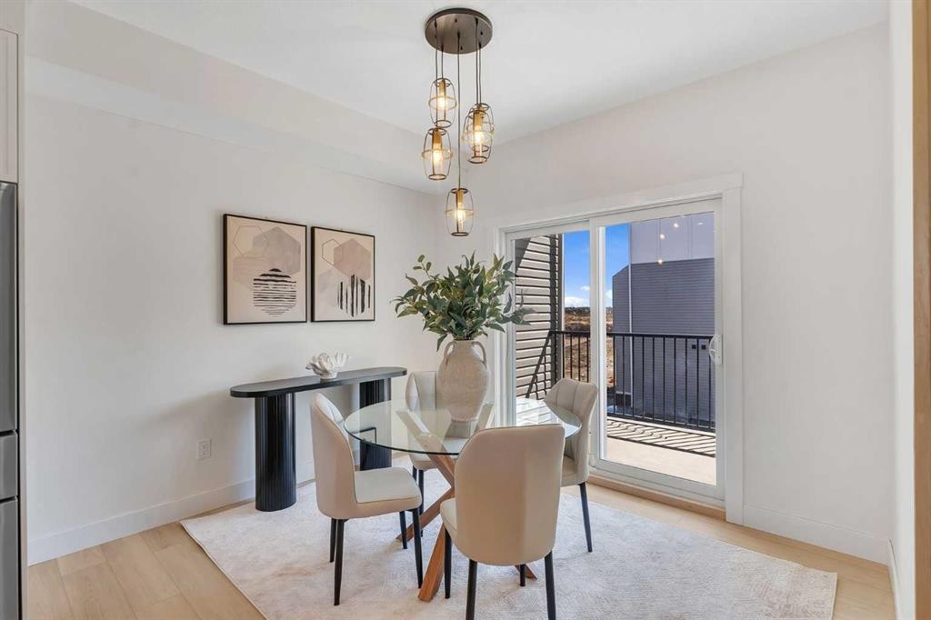 4917 88 Avenue Ne, Calgary, AB - Indoor Photo Showing Dining Room