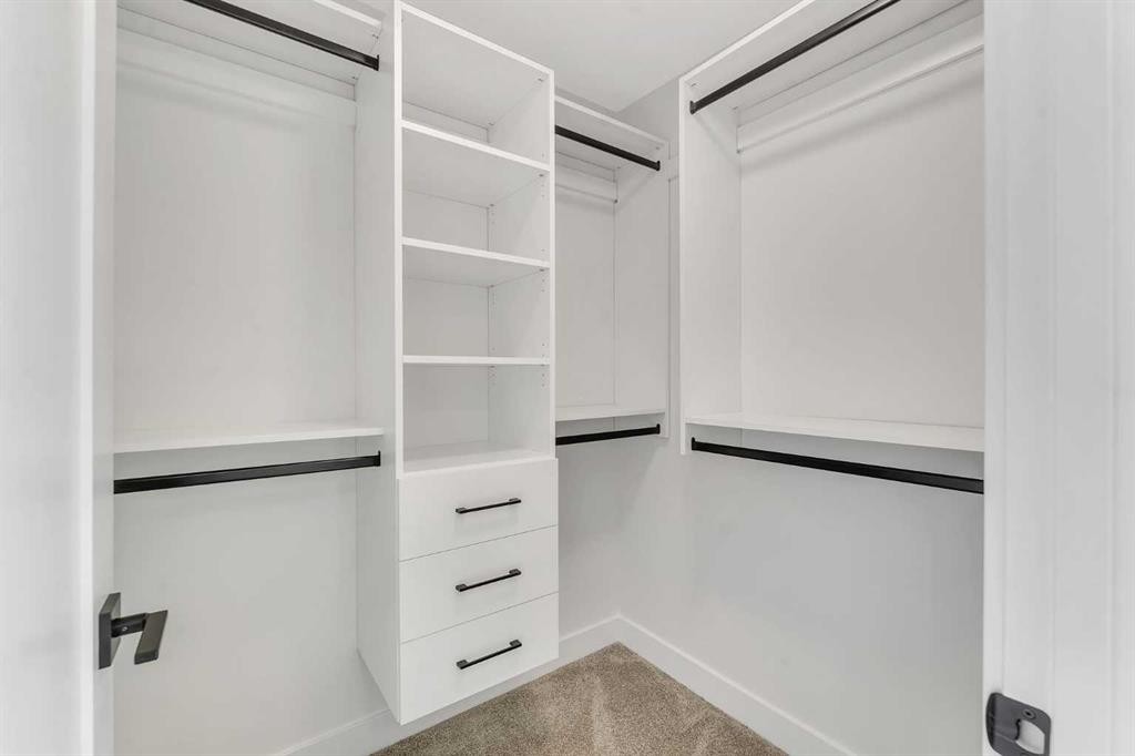 4917 88 Avenue Ne, Calgary, AB - Indoor With Storage