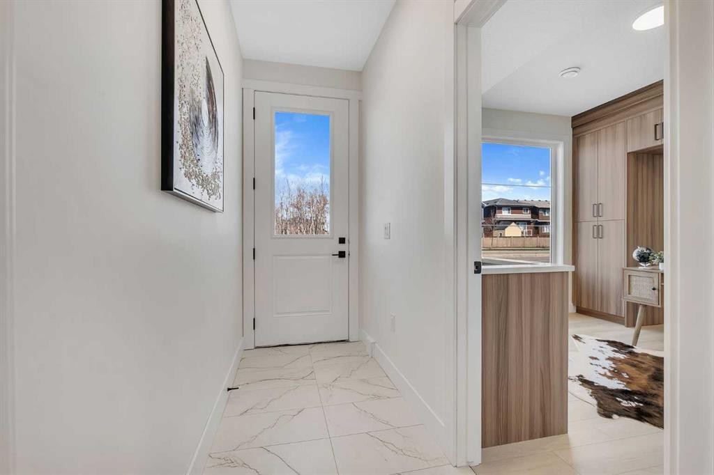 4917 88 Avenue Ne, Calgary, AB - Indoor Photo Showing Other Room