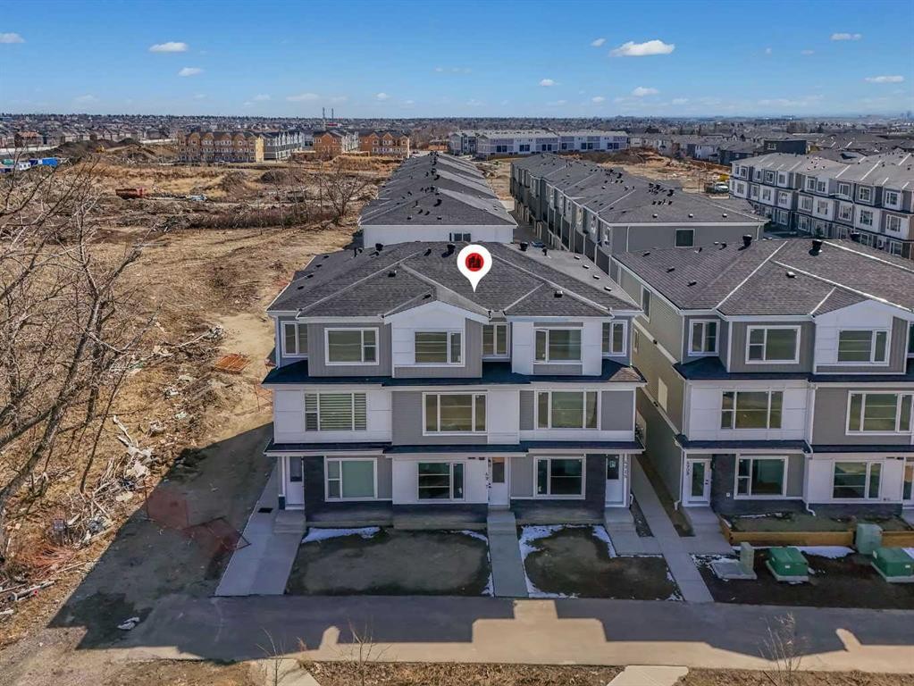4917 88 Avenue Ne, Calgary, AB - Outdoor With Facade