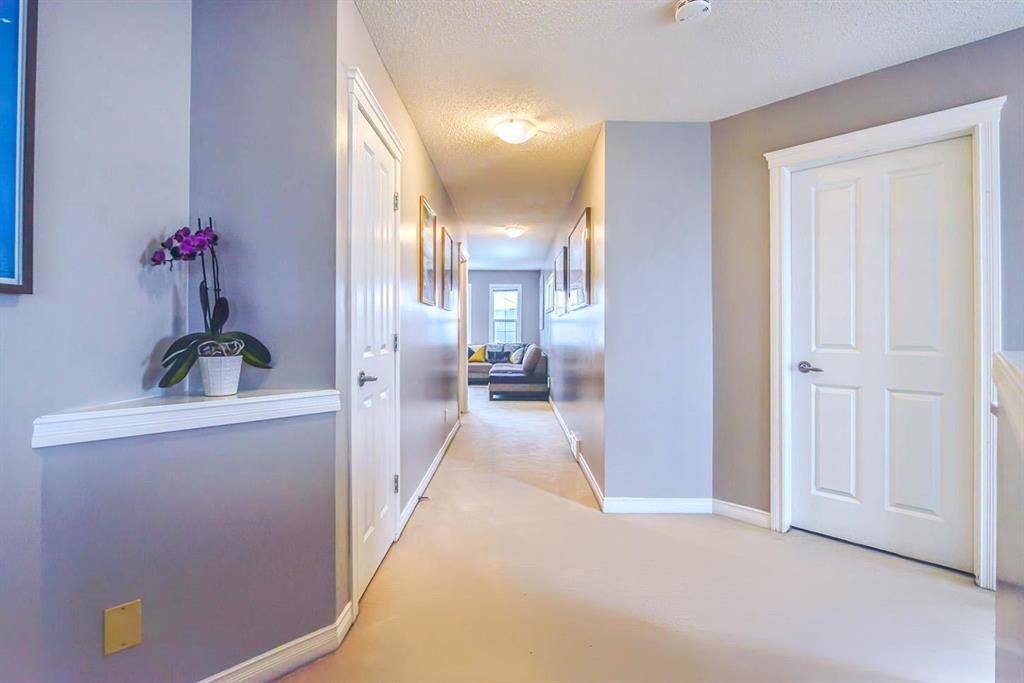 88 Evansford Road Nw, Calgary, AB - Indoor Photo Showing Other Room