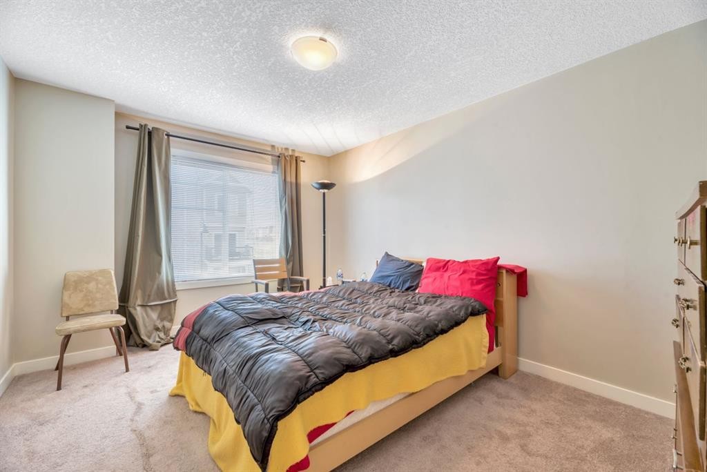 131-300 Marina Drive, Chestermere, AB - Indoor Photo Showing Bedroom