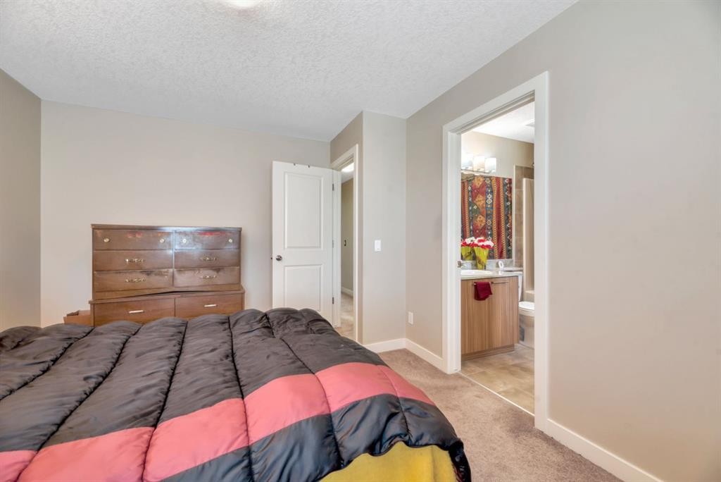 131-300 Marina Drive, Chestermere, AB - Indoor Photo Showing Bedroom