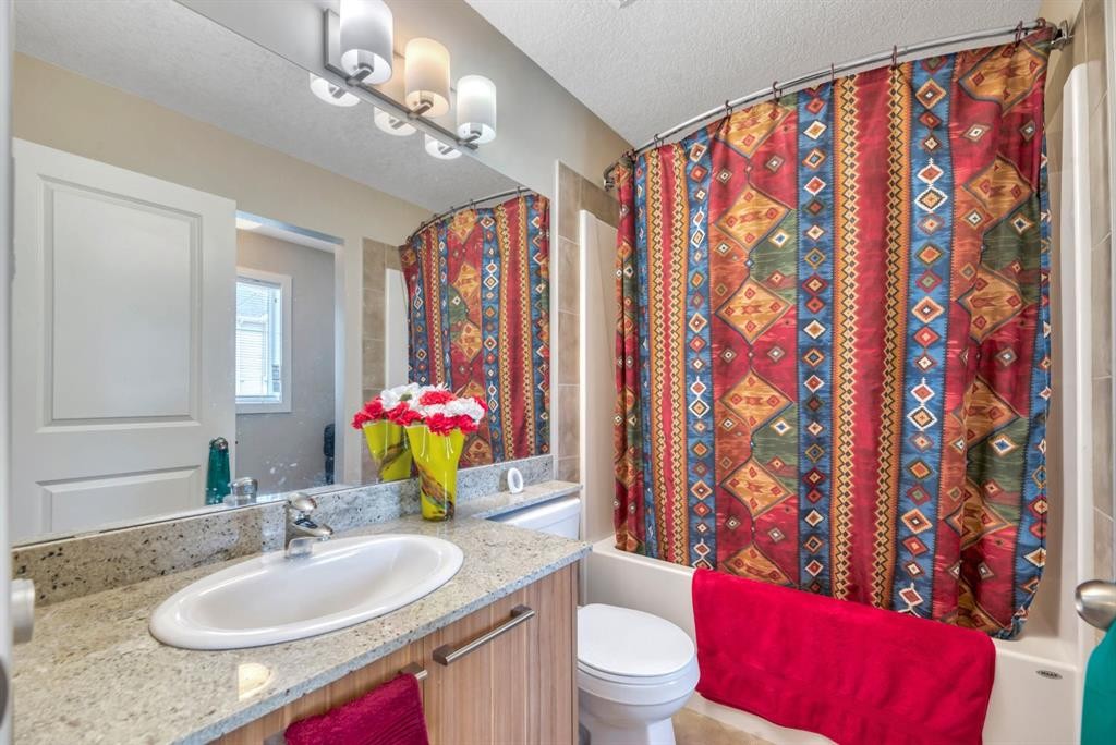 131-300 Marina Drive, Chestermere, AB - Indoor Photo Showing Bathroom