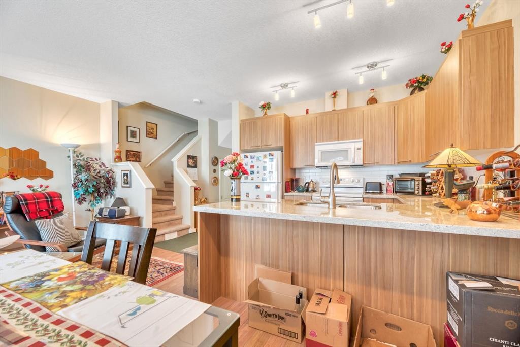 131-300 Marina Drive, Chestermere, AB - Indoor
