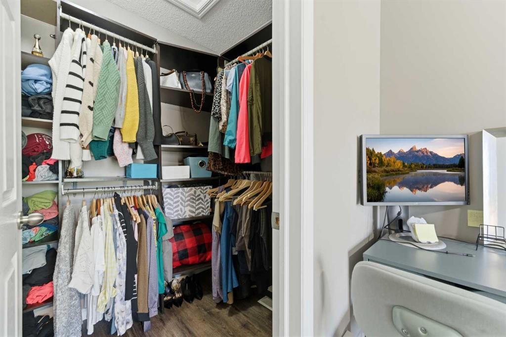 159 Mckenzie Towne Gate Se, Calgary, AB - Indoor With Storage
